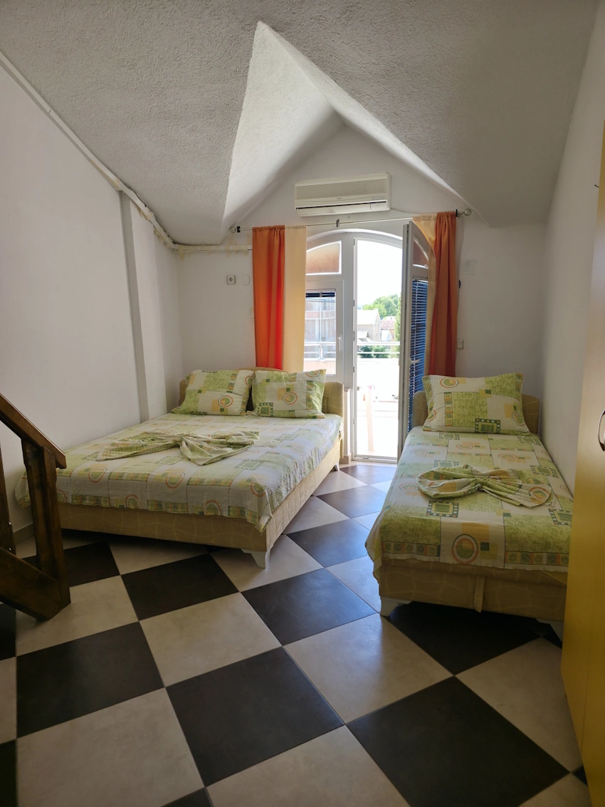 Duplex (dvosoban, 7 ležaja)
